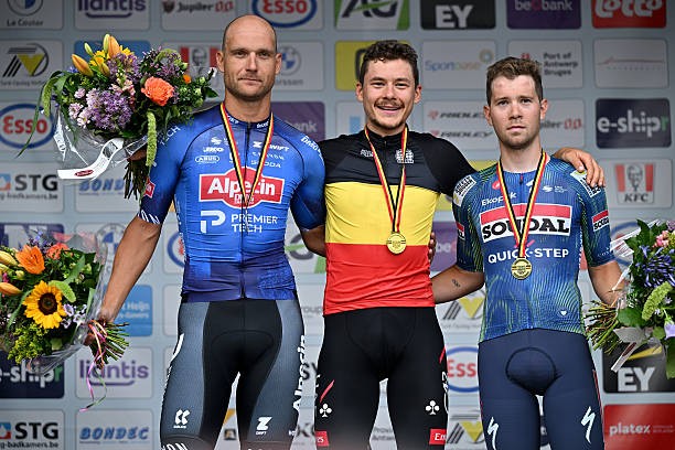 girodociclismo.com.br rune herregodts surpreendente favoritos e vence o campeonato belga de estrada confira os resultados e a chegada image