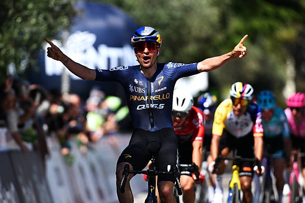 girodociclismo.com.br se as coisas nao estiverem bem o tour de france e horrivel tom pidcock encara o tour sem pressao por resultados assista o video image