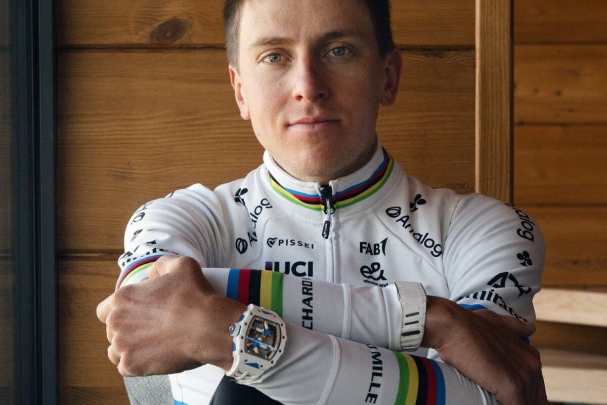 Tadej Pogacar apresenta seu relógio de US$ 1 milhão antes do Tour de France, modelo disponível em edição limitada 1 girodociclismo.com.br tadej pogacar apresenta seu relogio de us 1 milhao image