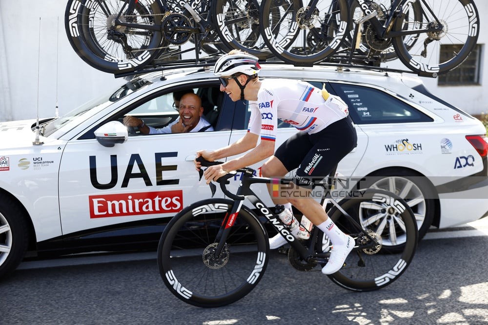 girodociclismo.com.br tadej pogacar ate lava a roupa e prepara o jantar no training camp uae emirates detalha a preparacao final ao tour de france image