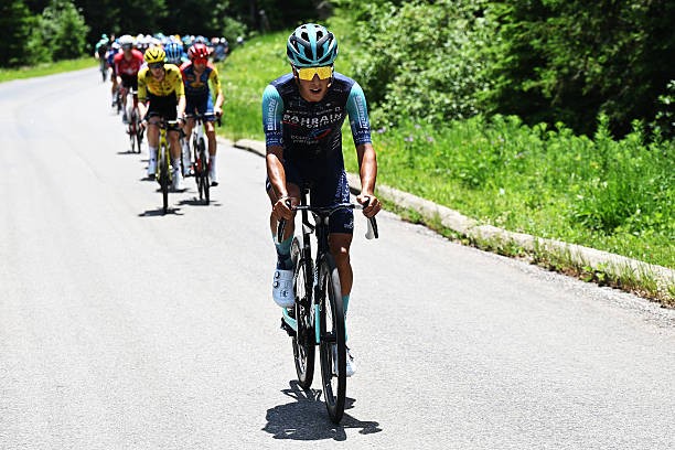 Tadej Pogacar é campeão do Tour de Suisse, esloveno supera Lenny Martinez no km final, confira os resultados e a chegada 3 girodociclismo.com.br tadej pogacar e campeao do tour de suisse esloveno vence a etapa rainha confira os resultados e a chegada image