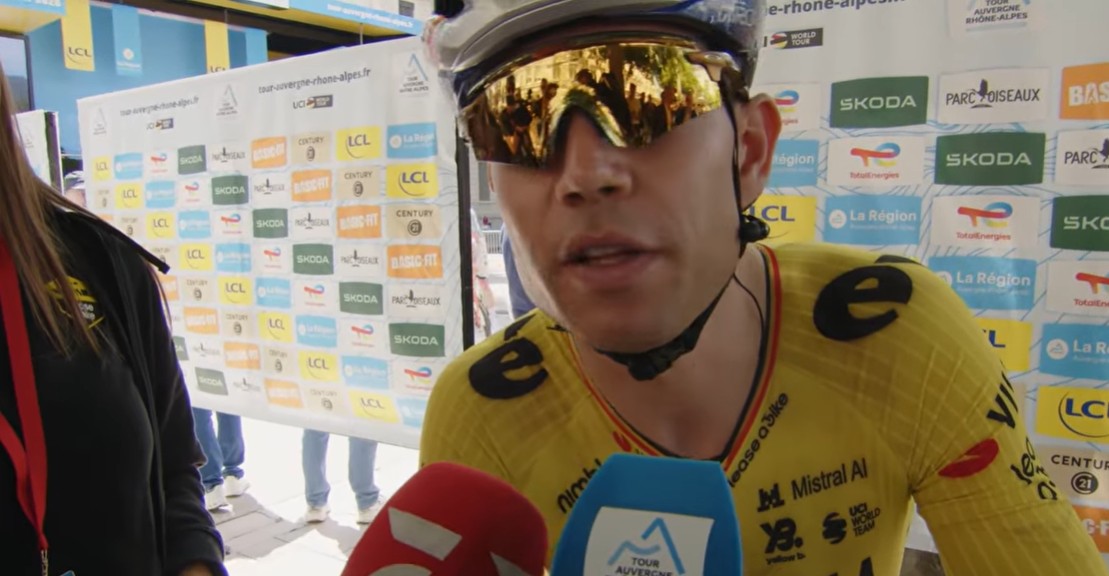 girodociclismo.com.br tadej pogacar e de longe o cara que melhor se prepara ao tour de france wout van aert fala antes da largada do criterium du dau image
