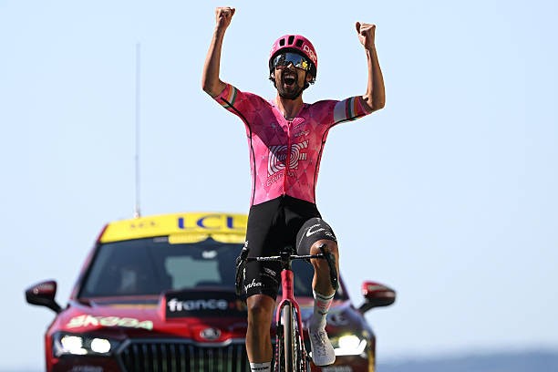 "Tadej Pogacar transcenderá o esporte, como Lance Armstrong" ex-líder do Tour de France lança polêmica ao analisar o domínio de Pogacar 1 girodociclismo.com.br tadej pogacar transcendera o esporte como lance armstrong ex lider do tour de france analisa o dominio de pogacar image 1