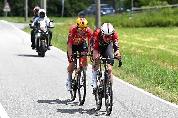 Tour de Suisse 2026: Tadej Pogacar dá show, vence a 1ª etapa e assume a liderança, confira os resultados e a chegada 3 girodociclismo.com.br tour de suisse 2026 tadej pogacar vence a 1a etapa e assume a lideranca confira os resultados e a chegada image 2