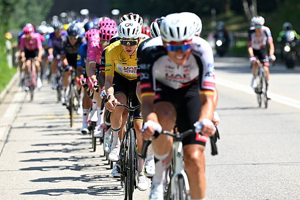 girodociclismo.com.br tour de suisse 2026 vence a 2a etapa tadej pogacar mantem a lideranca confira os resultados e a chegada image 2