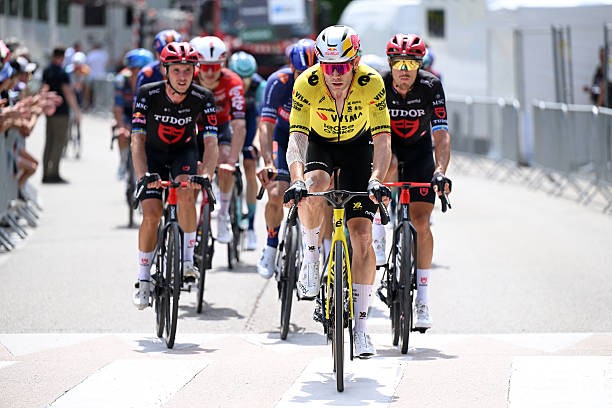 Wout van Aert admite queda antes do Critérium du Dauphiné "caí com a bicicleta de contrarrelógio", assista a entrevista 2 girodociclismo.com.br wout van aert admite queda antes do criterium du dauphine cai com a bicicleta de contrarrelogio image 2