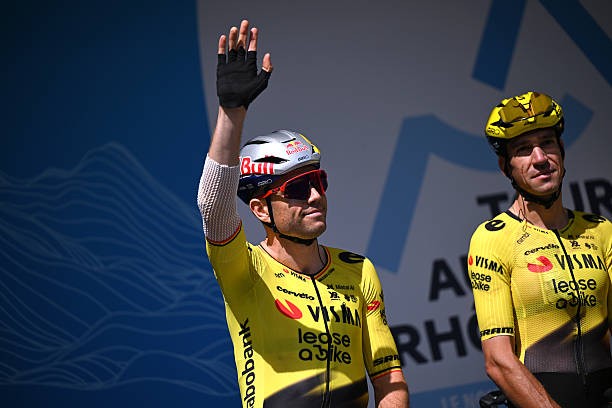 Wout van Aert pode ficar fora o Tour de France devido ao agravamento da lesão "ele já estava 'abaixo do nível esperado'" afirma diretor 1 girodociclismo.com.br wout van aert pode ficar fora do tour de france devido ao agravamento da lesao apos queda image