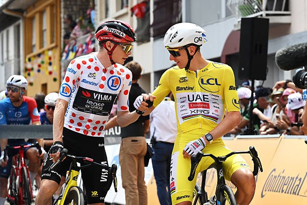 "A desistência de Jonas Vingegaard afetou o Tour de France" diretor da UAE analisa a vitória de Tadej Pogacar 3 girodociclismo.com.br a desistencia de jonas vingegaard afetou o tour de france diretor da uae analisa a vitoria de tadej pogacar image 2