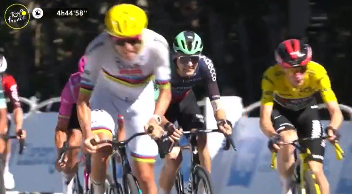 Alberto Contador vê indício de dificuldades de Jonas Vingegaard "aquele olhar após o ataque de Pogacar, pode ser um sintoma de fraqueza", assista o vídeo 2 girodociclismo.com.br alberto contador ve indicio de dificuldades de jonas vingegaard aquele olhar apos o ataque de pogacar pode ser um sintoma de fraqueza assista o video image 2