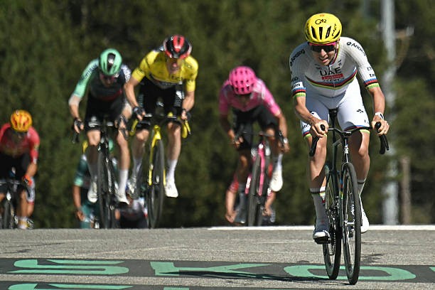 Alberto Contador vê indício de dificuldades de Jonas Vingegaard "aquele olhar após o ataque de Pogacar, pode ser um sintoma de fraqueza", assista o vídeo 1 girodociclismo.com.br alberto contador ve indicio de dificuldades de jonas vingegaard aquele olhar apos o ataque de pogacar pode ser um sintoma de fraqueza assista o video image