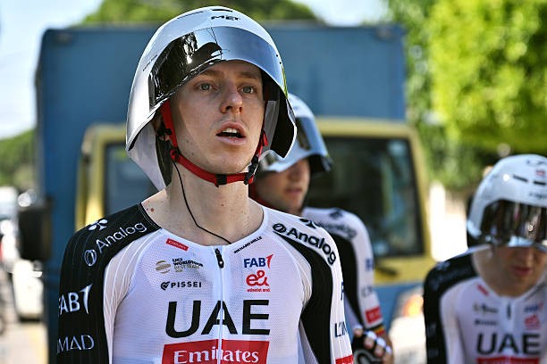 "Às vezes temos que conter Tadej Pogacar" gregário de Pogacar revela preparação antes do Tour de France 3 girodociclismo.com.br as vezes temos que conter tadej pogacar um dos principais gregarios de pogacar projeta o tour de france image 2