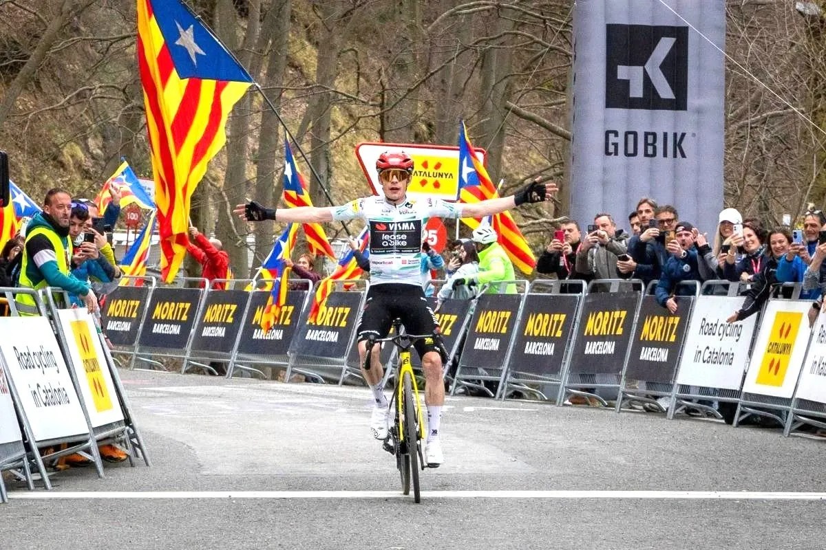 "Assisti as vitórias de Vingegaard, mas Tadej Pogacar é o melhor ciclista que já vimos", diretor do WorldTour aponta seu favorito ao Tour de France, assista o vídeo 3 girodociclismo.com.br assisti as vitorias de vingegaard mas tadej pogacar e o melhor ciclista que ja vimos diretor do worldtour aponta seu favorito ao tour de france image