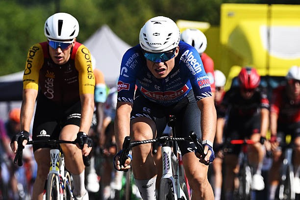girodociclismo.com.br campeao da classificacao por pontos do tour critica fortemente juri apos polemica nao sabe a diferenca entre uma vaca e um cavalo assista o video image
