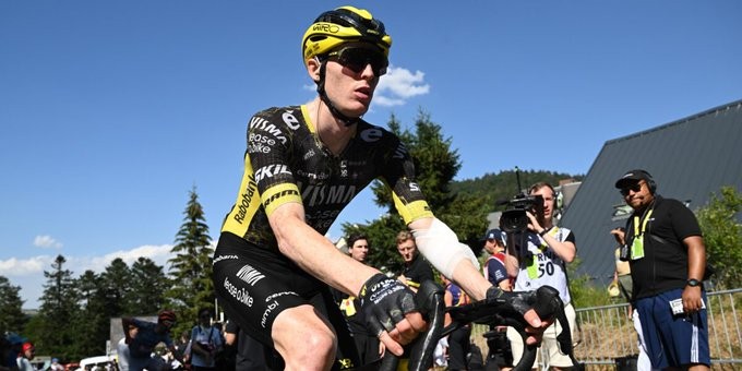 Gregário de Jonas Vingegaard é separado da equipe, ciclista enfrenta doença e Visma admite preocupação no Tour de France 1 girodociclismo.com.br gregario de jonas vingegaard enfrenta doenca e e separado da equipe no tour de france image 2