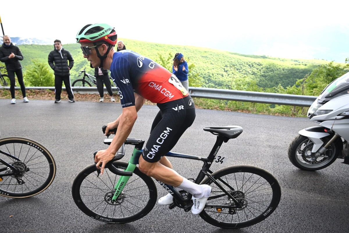 girodociclismo.com.br jonas vingegaard nunca treinou tao intensamente como paul seixas colega de equipe preocupado com carga de treinamento do prodigio frances image 5