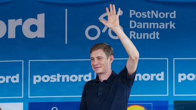Tadej Pogacar enviou mensagem a Jonas Vingegaard "no começo nossa relação talvez não fosse tão amigável", afirma o dinamarquês 2 girodociclismo.com.br jonas vingegaard revela que recebeu mensagem de tadej pogacar no comeco nossa relacao talvez nao fosse tao amigavel image 1