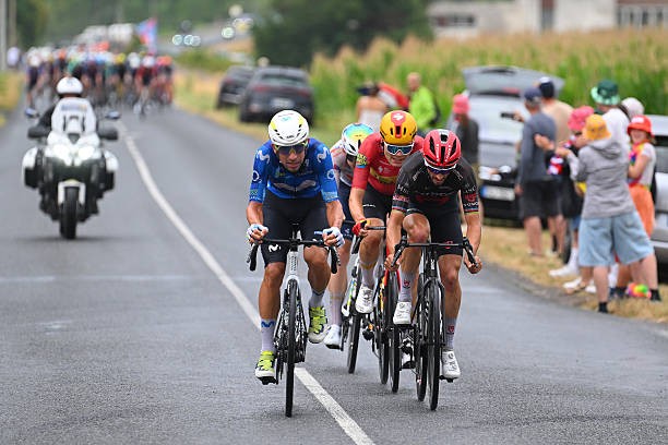 girodociclismo.com.br portugues nelson oliveira fala apos concluir sua 472a etapa de grand tour nao ha segredo temos que continuar lutando assista o video image