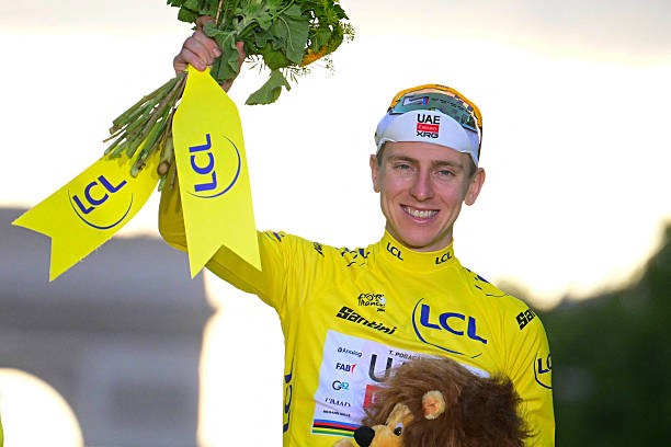 girodociclismo.com.br tadej pogacar celebra vitoria no tour de france e fala sobre a vuelta em 2 semanas posso estar pronto image 6