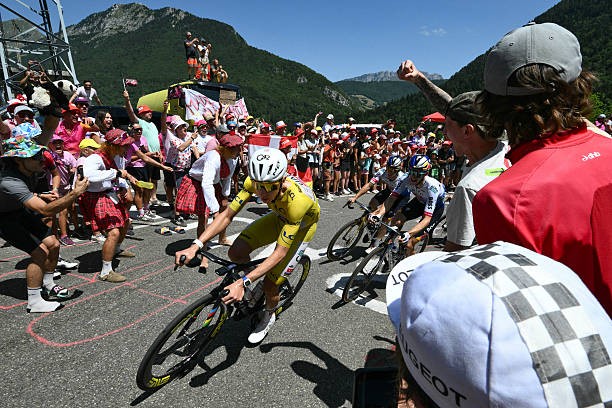 girodociclismo.com.br tadej pogacar nao pergunta como eu e o eddy merckx ele ataca bernard hinault analisa o dominio de pogacar image 8