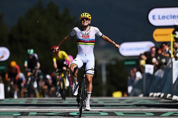 Tadej Pogacar revela detalhes da vitória no Tour de France "no meio da etapa decidimos ir para a vitória", assista a entrevista 3 girodociclismo.com.br tadej pogacar revela detalhes da vitoria no tour de france no meio da etapa decidimos ir para a vitoria assista a entrevista image 2