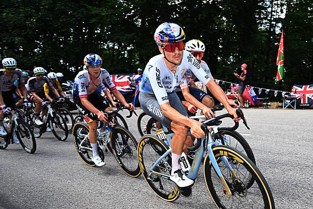 girodociclismo.com.br tom pidcock comemora salto na classificacao geral mas lamenta chance perdida de vitoria no tour de france image 2