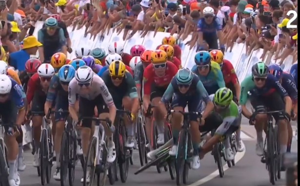 Tour de France 2026: ciclista é multado e desclassificado após provocar grande queda "senti que não tinha feito nada de errado" 1 girodociclismo.com.br tour de france 2026 ciclista e multado e desclassificado apos provocar grande queda image 2