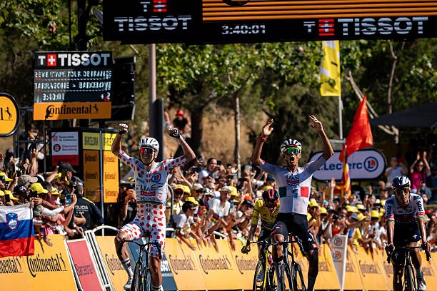 Tour de France 2026: Isaac del Toro agradece equipes rivais por ajuda após UAE Emirates não perceber problema, assista o vídeo 1 girodociclismo.com.br tour de france 2026 isaac del toro agradece equipes rivais por ajuda apos uae emirates nao perceber problema image