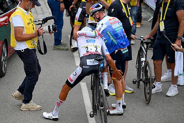 girodociclismo.com.br tour de france 2026 isaac del toro emocionado admite que correu doente eu dizia que estava bem mas nao era verdade assista o video image 4