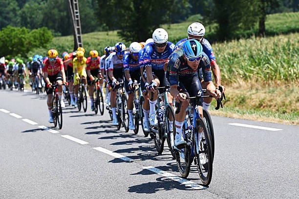 girodociclismo.com.br tour de france 2026 jasper philipsen vence a 5a etapa torstein traeen mantem a lideranca confira os resultados e a chegada image 6