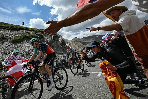 girodociclismo.com.br tour de france 2026 paul seixas descreve derrota para isaac del toro tentei ser mais forte do que o normal e explodi assista o video image 3