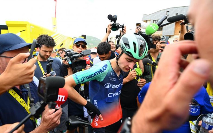 girodociclismo.com.br tour de france 2026 paul seixas descreve derrota para isaac del toro tentei ser mais forte do que o normal e explodi assista o video image