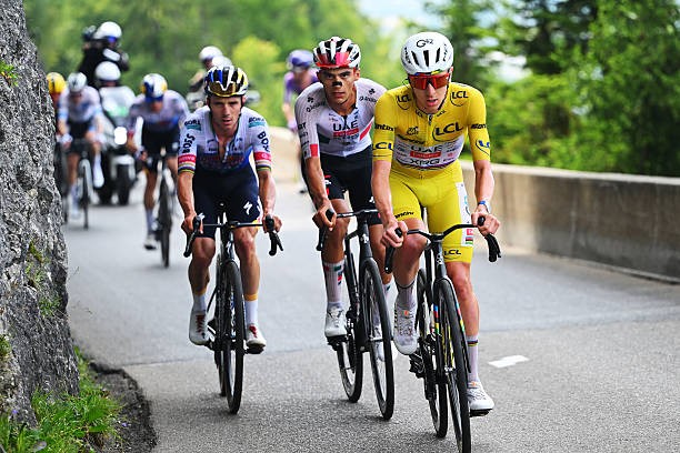 Tour de France 2026: "Precisei decidir se caía ou derrubava Tadej Pogacar" Isaac del Toro descreve queda ao lado de Vingegaard, assista os vídeos 2 girodociclismo.com.br tour de france 2026 precisei decidir se caia ou derrubava tadej pogacar isaac del toro estava na queda de vingegaard assista o video image