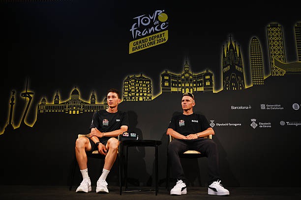 girodociclismo.com.br tour de france 2026 remco evenepoel demonstra irritacao em entrevista e seu eu dissesse voce e um jornalista ruim sei aonde voce quer chegar assista o video image 2