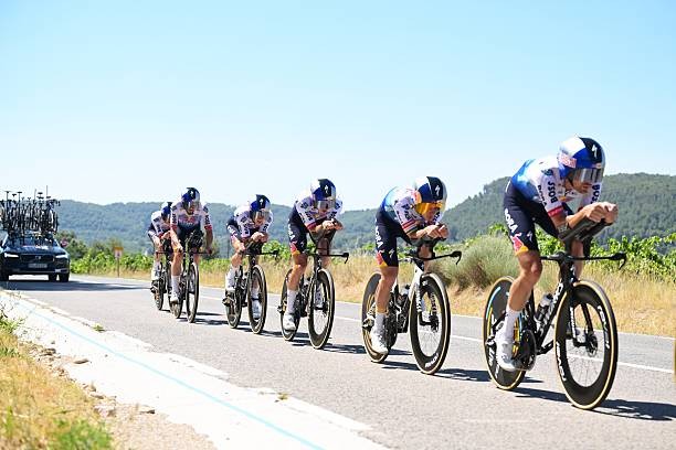 girodociclismo.com.br tour de france 2026 remco evenepoel demonstra irritacao em entrevista e seu eu dissesse voce e um jornalista ruim sei aonde voce quer chegar assista o video image 4