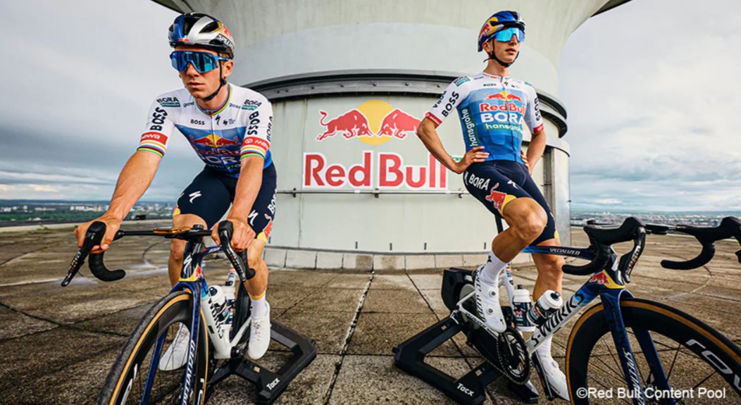 Tour de France 2026: Remco Evenepoel terá inusitado uniforme, Red Bull-BORA apresenta kit especial para a competição, assista o vídeo 4 girodociclismo.com.br tour de france 2026 remco evenepoel tera inusitado uniforme na competicao bull bora apresenta kit inspirado no numero 13 image 11