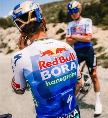 Tour de France 2026: Remco Evenepoel terá inusitado uniforme, Red Bull-BORA apresenta kit especial para a competição, assista o vídeo 2 girodociclismo.com.br tour de france 2026 remco evenepoel tera inusitado uniforme na competicao bull bora apresenta kit inspirado no numero 13 image 6