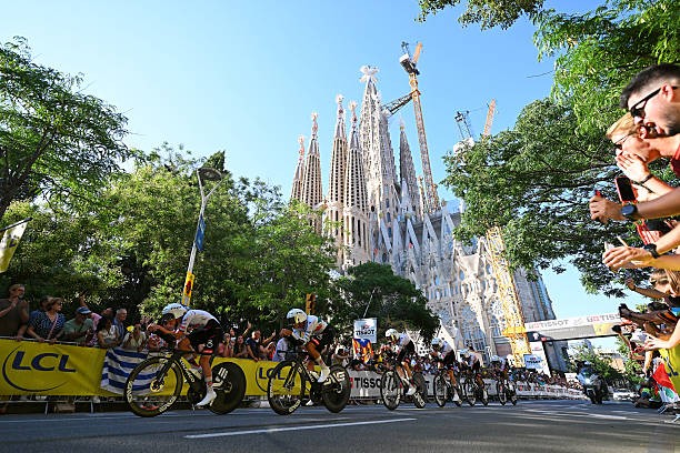 Tour de France 2026: "Sabíamos que Jonas Vingegaard estava em forma", diretor da UAE Emirates analisa o início da competição, assista o vídeo 2 girodociclismo.com.br tour de france 2026 sabiamos que jonas vingegaard estava em forma uae emirates analisa a image 1