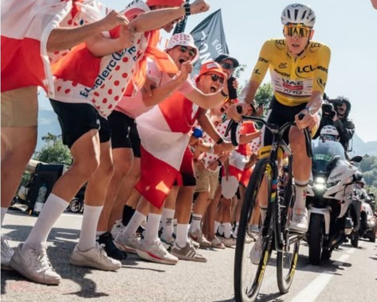 girodociclismo.com.br tour de france 2026 tadej pogacar faz historia e derruba recorde de 30 anos no alpe dhuez assista o video image 4