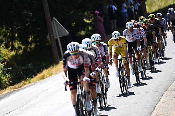 girodociclismo.com.br tour de france 2026 tadej pogacar revela problema com radio apos manter a lideranca do tour de france image