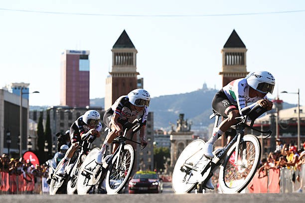 girodociclismo.com.br tour de france 2026 tadej pogacar satisfeito com estreia projeta a 2a etapa sera complicada acho que e para os puncheurs assista o video image