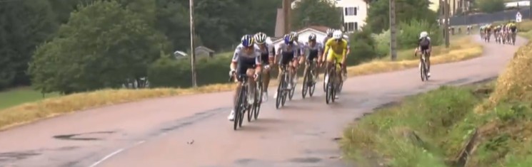 Tour de France 2026: Remco Evenepoel revela incidente com carro da organização "me fizeram diminuir o ritmo” 2 girodociclismo.com.br tour de france 2026 tadej pogacar vence a 14a etapa e amplia a lideranca confira os resultados e a chegada image 29
