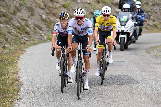Tour de France 2026: Remco Evenepoel responde fortemente às críticas “provei novamente que não estavam certos”, assista o vídeo 2 girodociclismo.com.br tour de france 2026remco evenepoel celebra vice no tour de france 2026 e responde as criticas provei novamente que nao estavam certos image