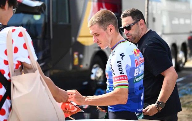 Tour de France 2026: Diversas equipes foram submetidas a exames antidoping durante a noite "alguns ciclistas já estavam dormindo" 1 girodociclismo.com.br tour de france diversas equipes sao submetidas a testes antidoping surpresa durante a noite image