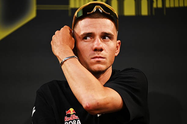 girodociclismo.com.br tour de france remco evenepoel demonstra irritacao em entrevista e seu eu dissesse voce e um jornalista ruim sei aonde voce quer chegar assista o video image 6