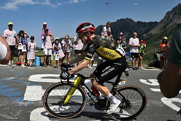 "Acho que Jonas Vingegaard não vai terminar o Tour de France", campeão do Tour faz previsão pessimista para o dinamarquês; assista o vídeo 2 girodociclismo.com.br wiggins ve tour praticamente decidido apos demonstracao de forca de pogacar image 4