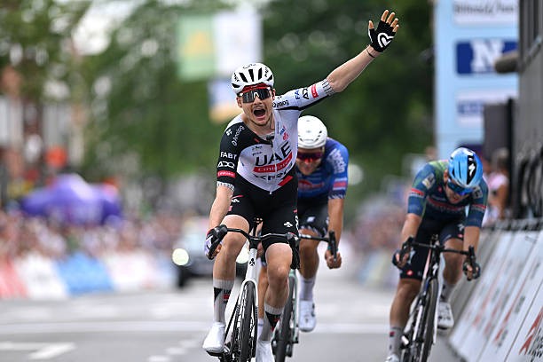 girodociclismo.com.br campeao belga deixa a uae emirates ciclista assina com nova equipe do worldtour por tres temporadas image