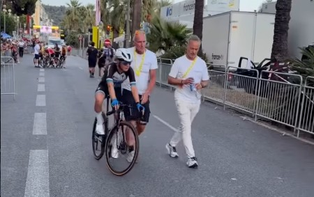 Cena inusitada no Tour de France Femmes: Ciclista erra percurso e organização admite erro, assista o vídeo 2 girodociclismo.com.br cena inusitada no final do tour de france femmes ciclista erra percurso organizacao em nice image 1