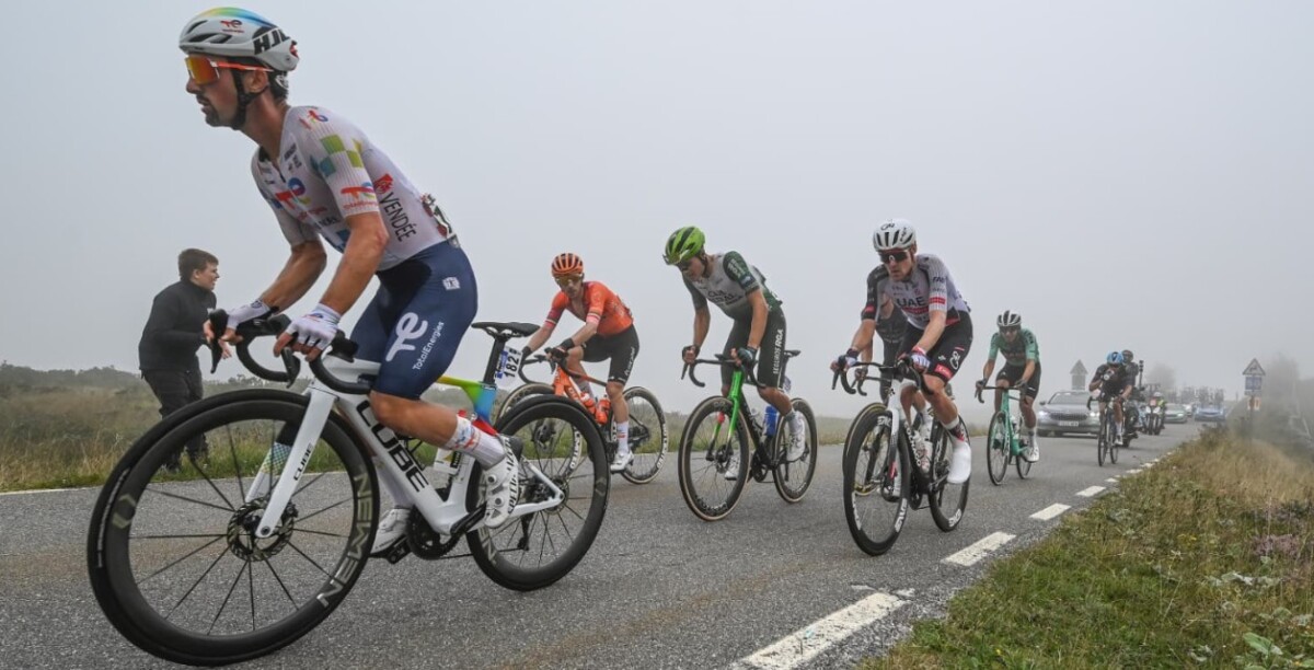 girodociclismo.com.br felix gall vence a 3a etapa da vuelta a burgos e assume a lideranca confira os resultados e a chegada image 5