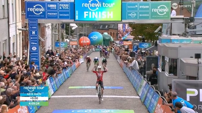girodociclismo.com.br jenno berckmoes vence etapa rainha do renewi tour e assume lideranca image 10