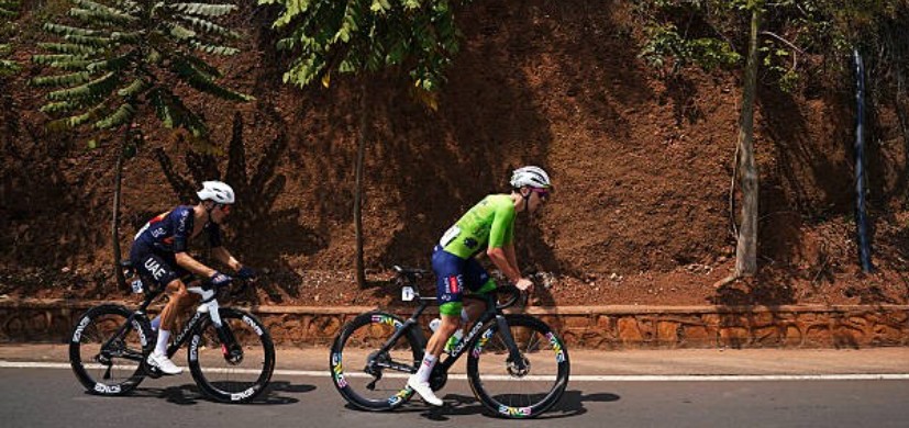 girodociclismo.com.br juan ayuso e enric mas liderarao a espanha no campeonato mundial de montreal image 5